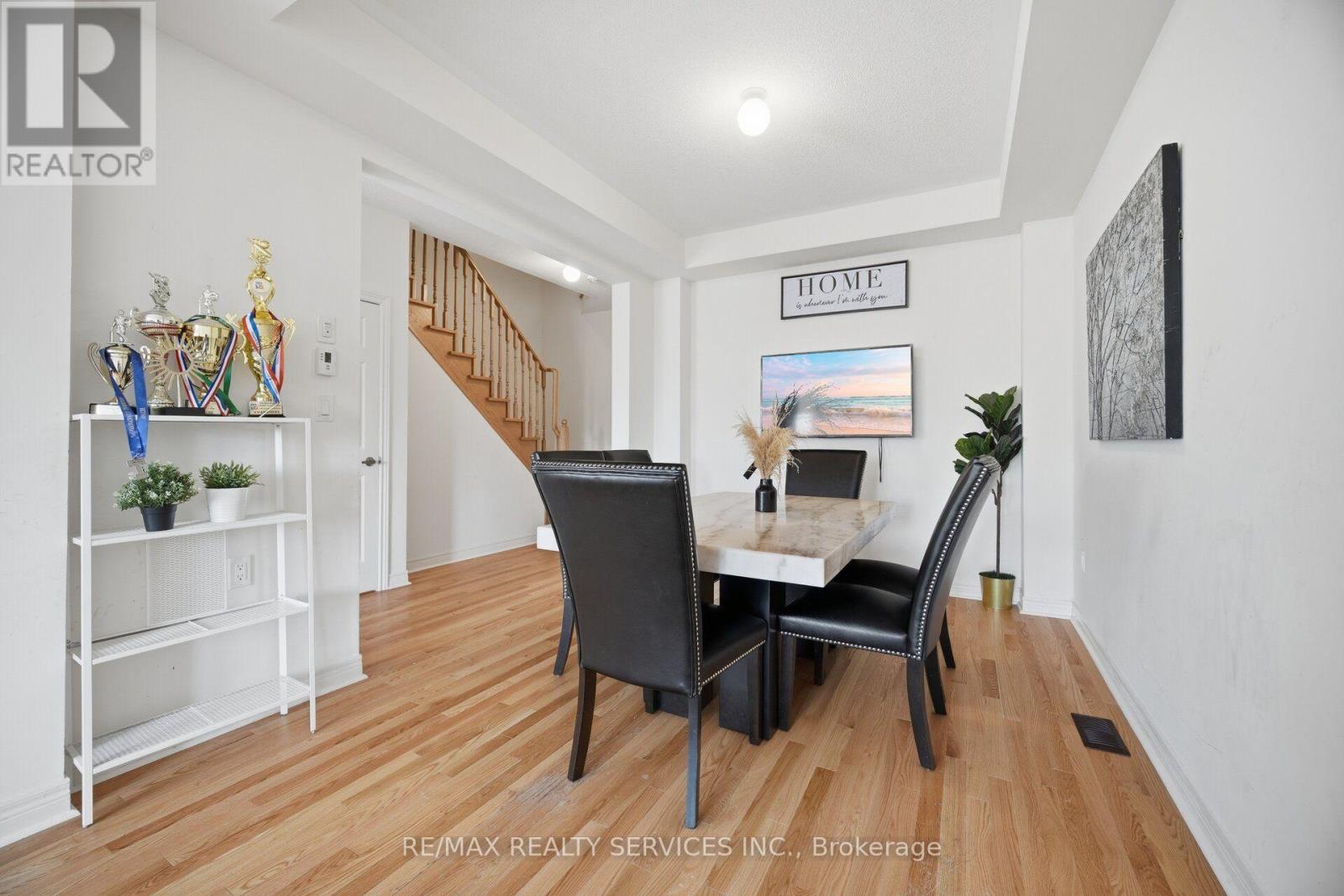 1221 Jim Brewster Circle, Oshawa, Ontario  L1G 7S1 - Photo 6 - E14081600