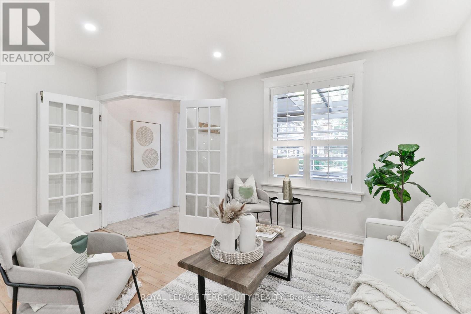 312 Kenilworth Avenue, Toronto, Ontario  M4L 3S8 - Photo 11 - E14081690