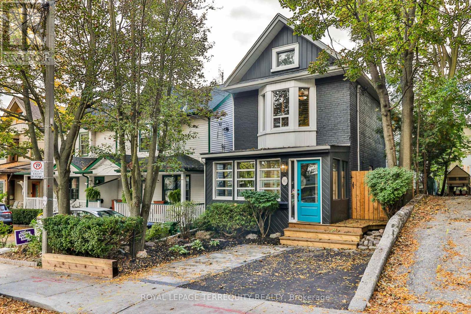 312 Kenilworth Avenue, Toronto, Ontario  M4L 3S8 - Photo 3 - E14081690