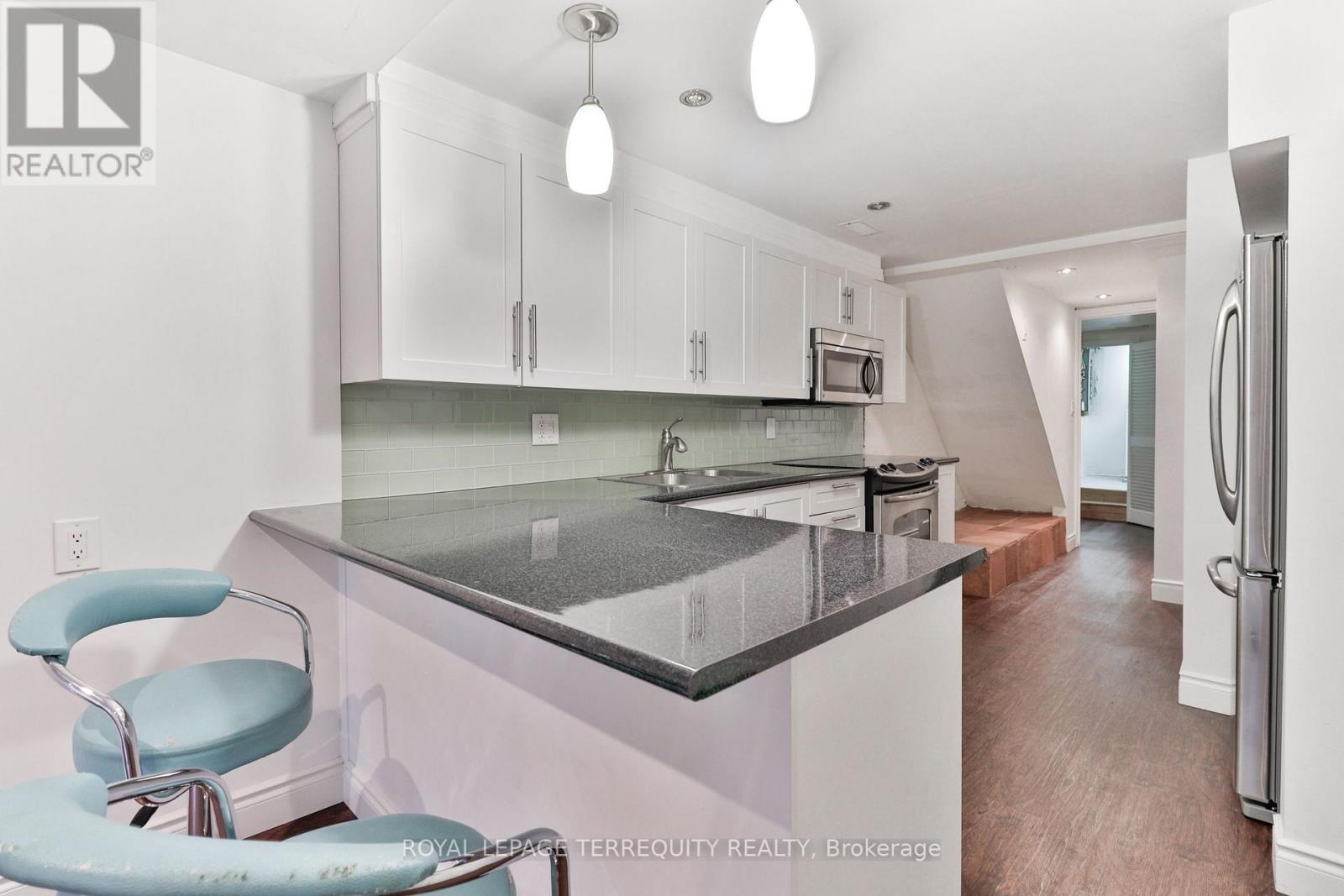 312 Kenilworth Avenue, Toronto, Ontario  M4L 3S8 - Photo 38 - E14081690
