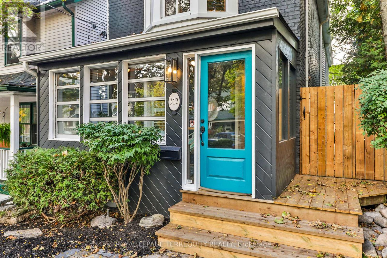 312 Kenilworth Avenue, Toronto, Ontario  M4L 3S8 - Photo 4 - E14081690