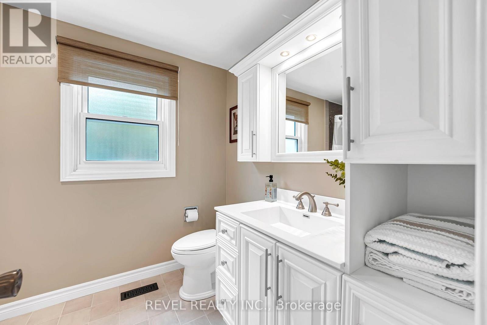 806 Linden Court, Whitby, Ontario  L1N 6S8 - Photo 19 - E14081730