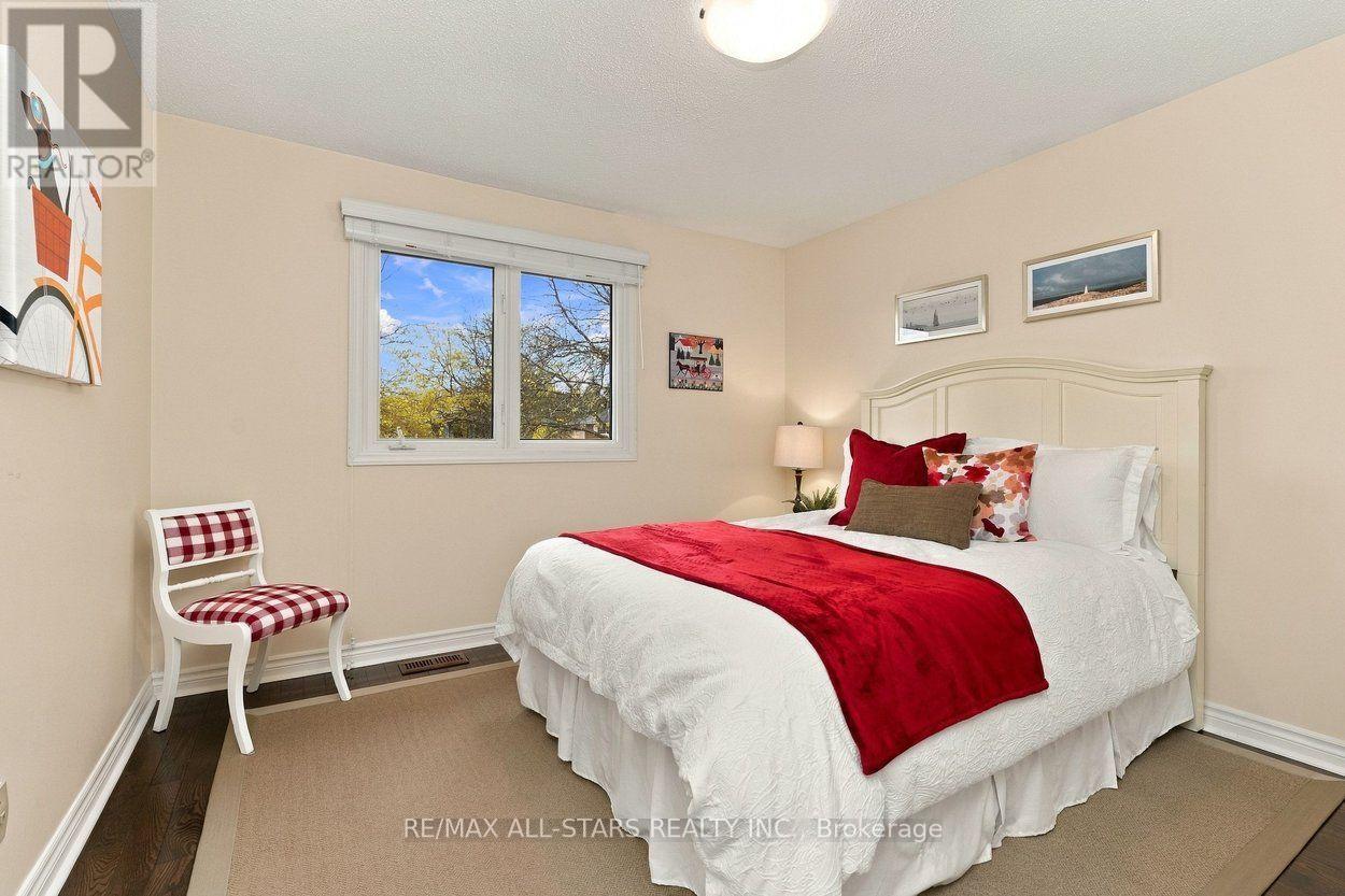 18 Ranger Court, Markham (Sherwood-Amberglen), Ontario  L3P 6B3 - Photo 27 - N14081524