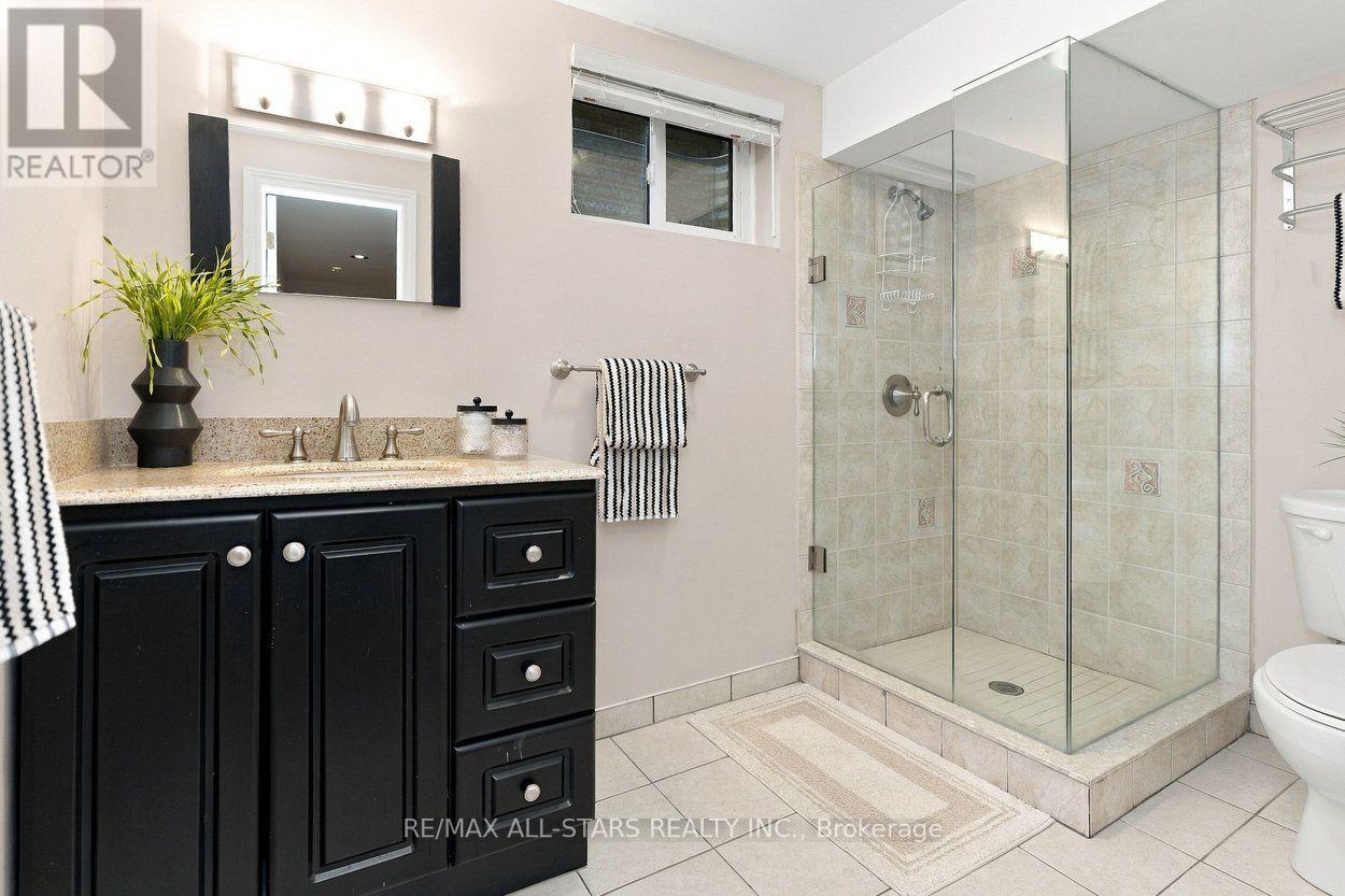 18 Ranger Court, Markham (Sherwood-Amberglen), Ontario  L3P 6B3 - Photo 39 - N14081524