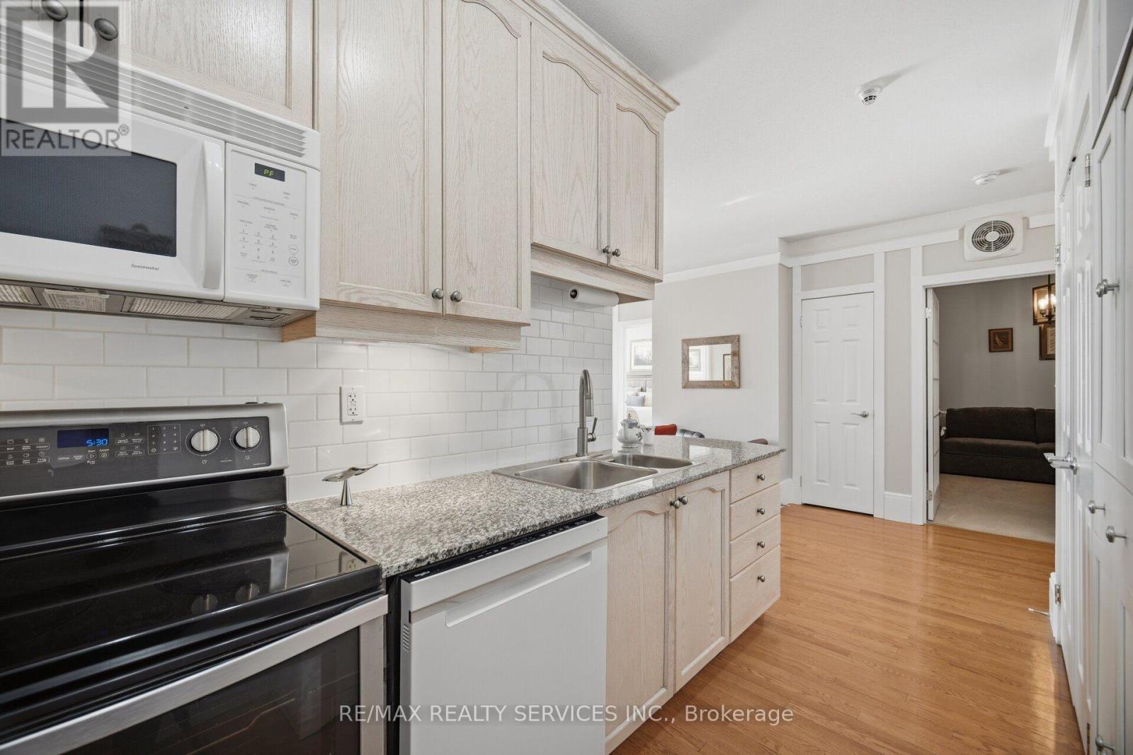 212 - 140 Cedar Island Road, Orillia, Ontario  L3V 1T1 - Photo 11 - S14081528