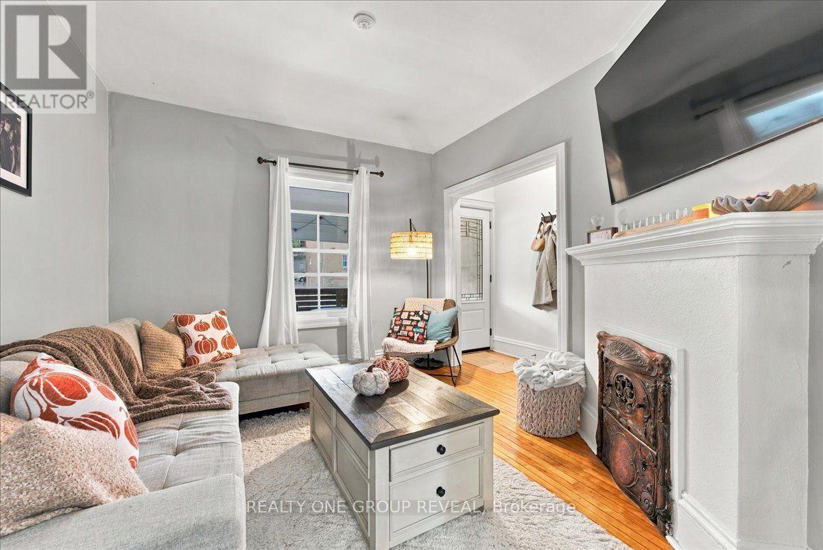 27 Ross Street, Barrie, Ontario  L4N 1E8 - Photo 8 - S14081672