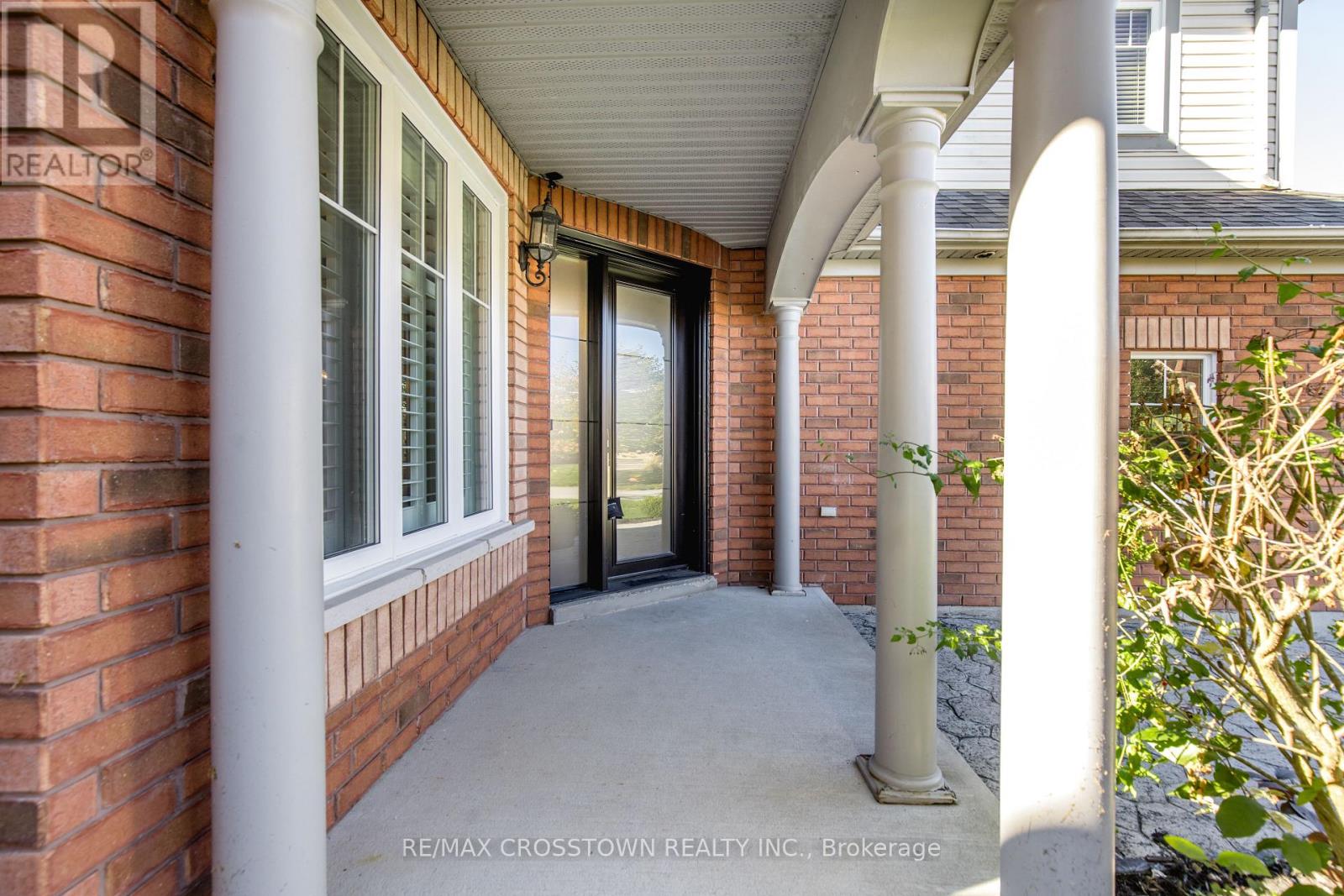 62 Windsor Crescent, Barrie (Innis-Shore), Ontario  L4N 0K4 - Photo 2 - S14081698