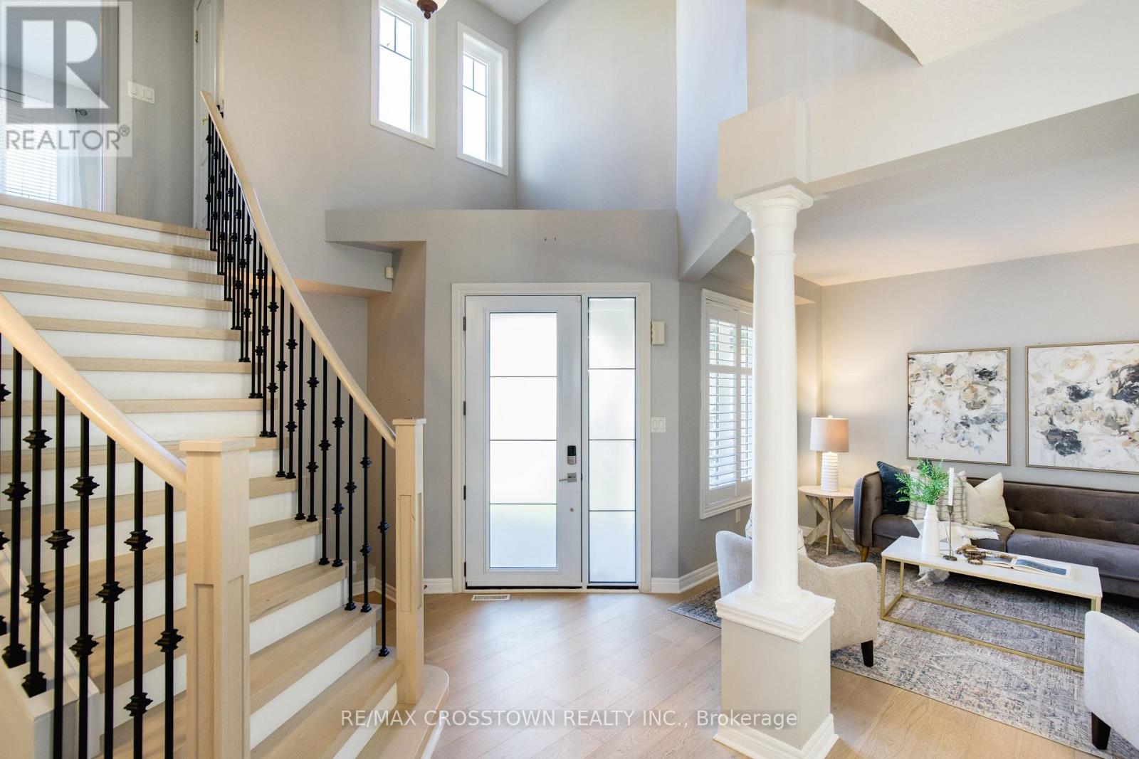 62 Windsor Crescent, Barrie (Innis-Shore), Ontario  L4N 0K4 - Photo 4 - S14081698