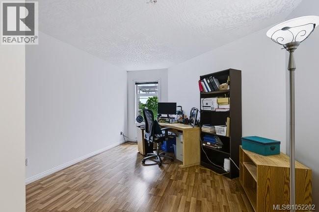 204 1083 Tillicum Rd