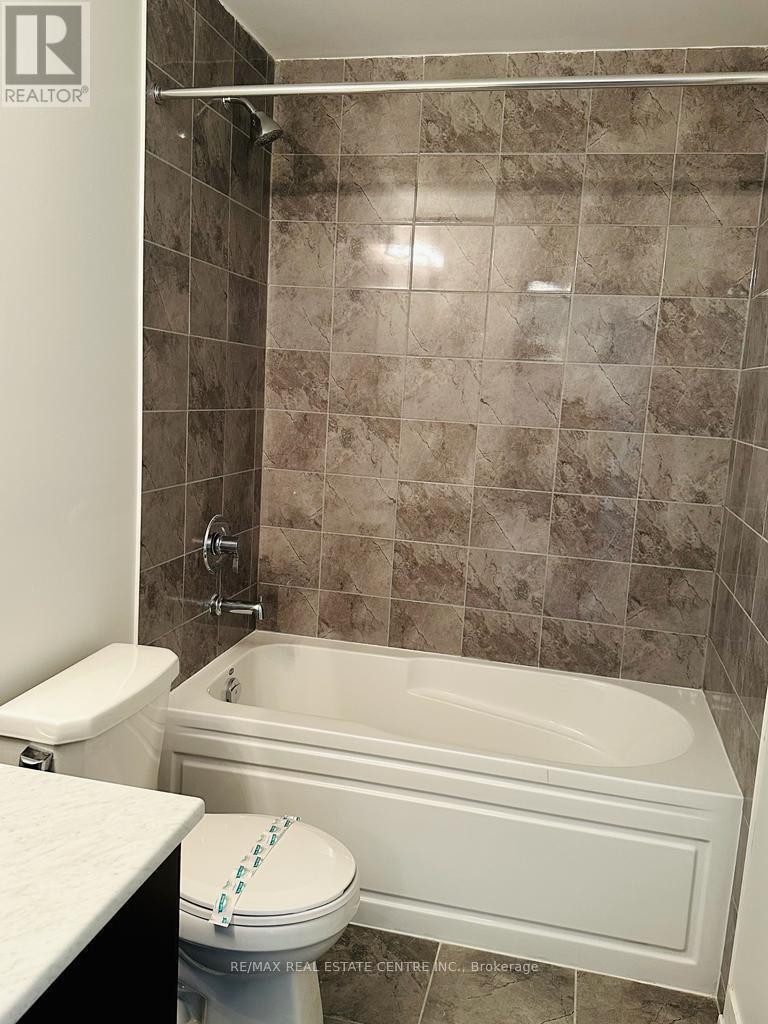 410 - 3401 Ridgeway Drive, Mississauga, Ontario  L5L 0B9 - Photo 4 - W14081520
