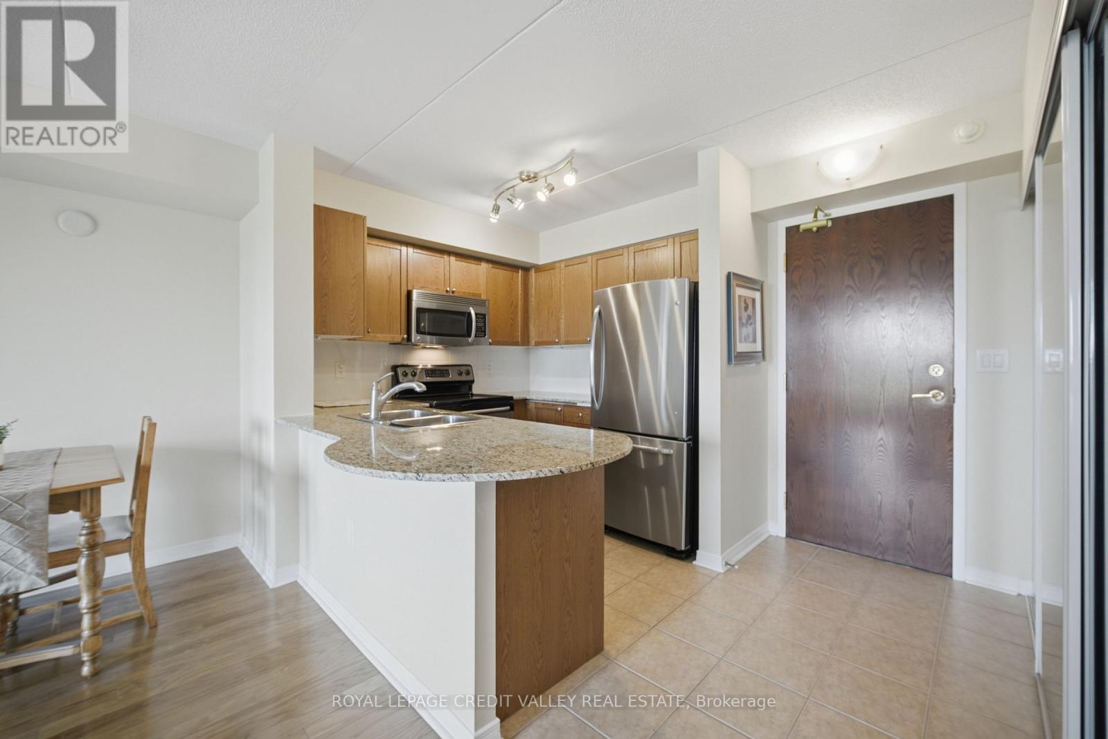 204 - 55 Via Rosedale, Brampton, Ontario  L6P 0V1 - Photo 12 - W14081656
