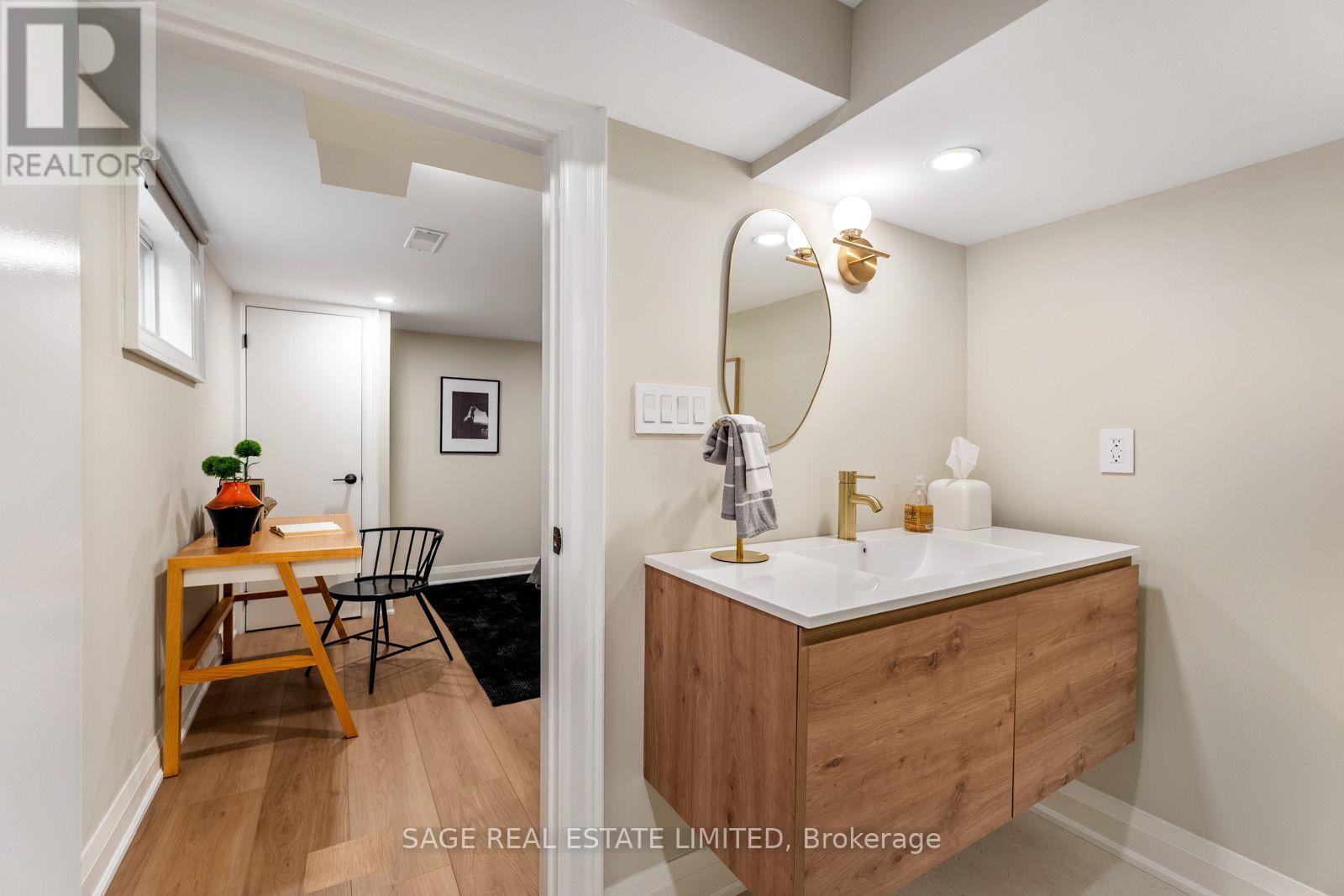 6 Westrose Avenue, Toronto, Ontario  M8X 2A1 - Photo 43 - W14081710