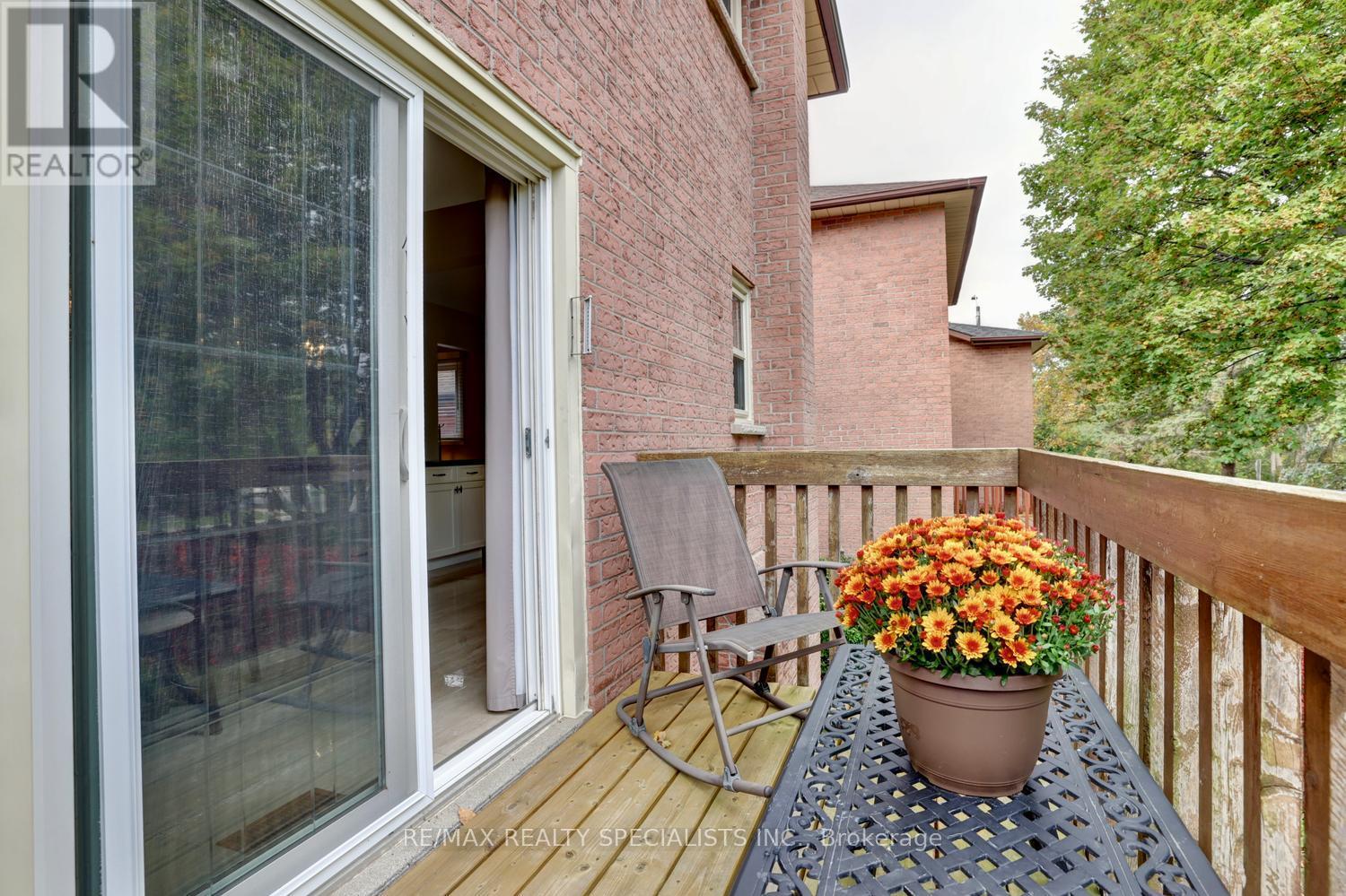 1027 Serdica Court, Mississauga, Ontario  L5H 4H9 - Photo 12 - W14081718