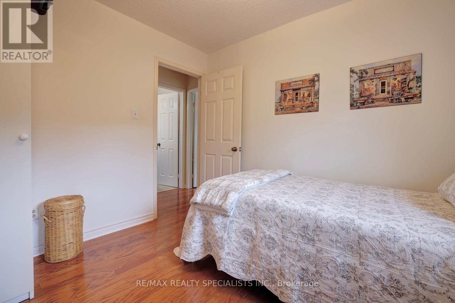 1027 Serdica Court, Mississauga, Ontario  L5H 4H9 - Photo 17 - W14081718