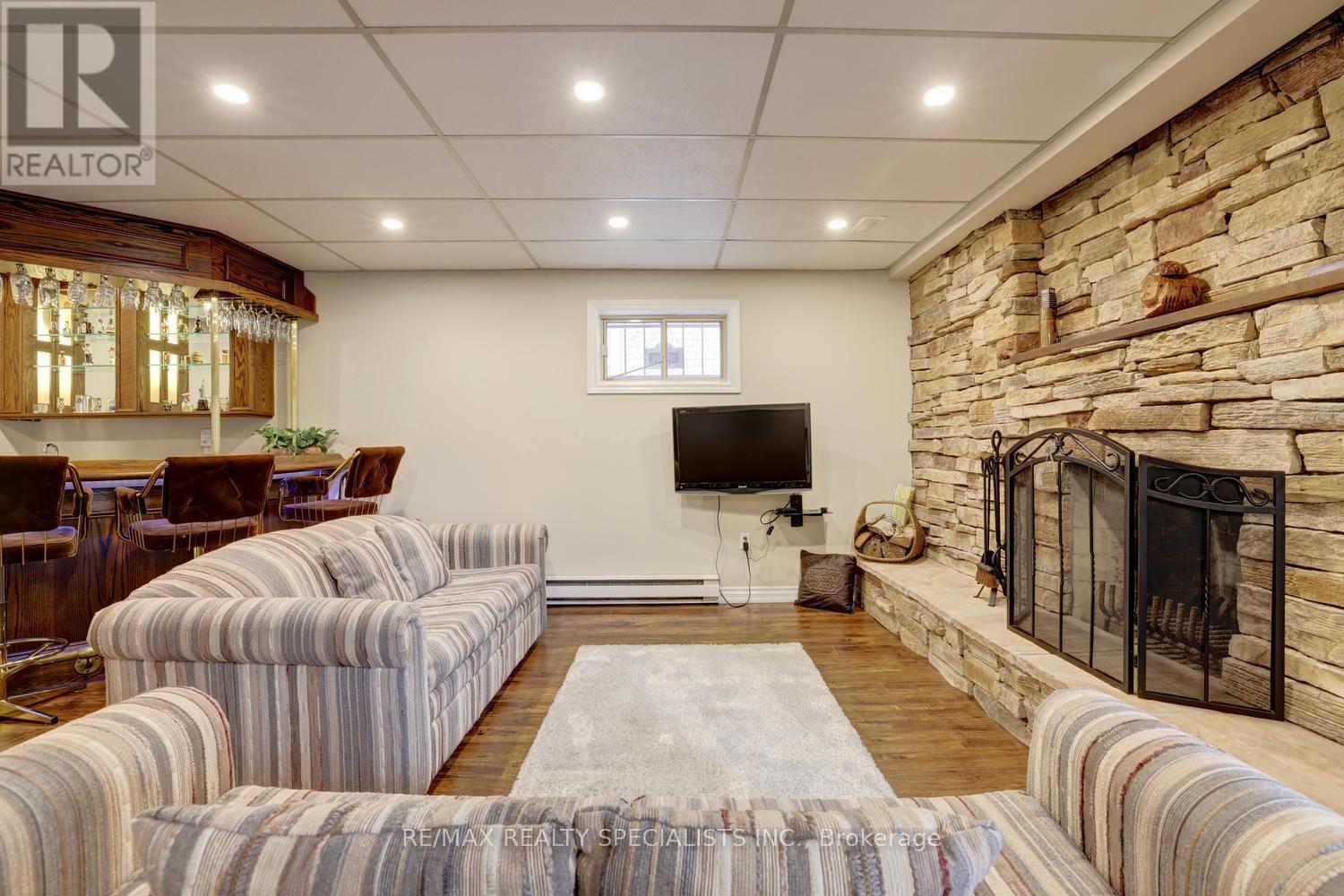 1027 Serdica Court, Mississauga, Ontario  L5H 4H9 - Photo 24 - W14081718