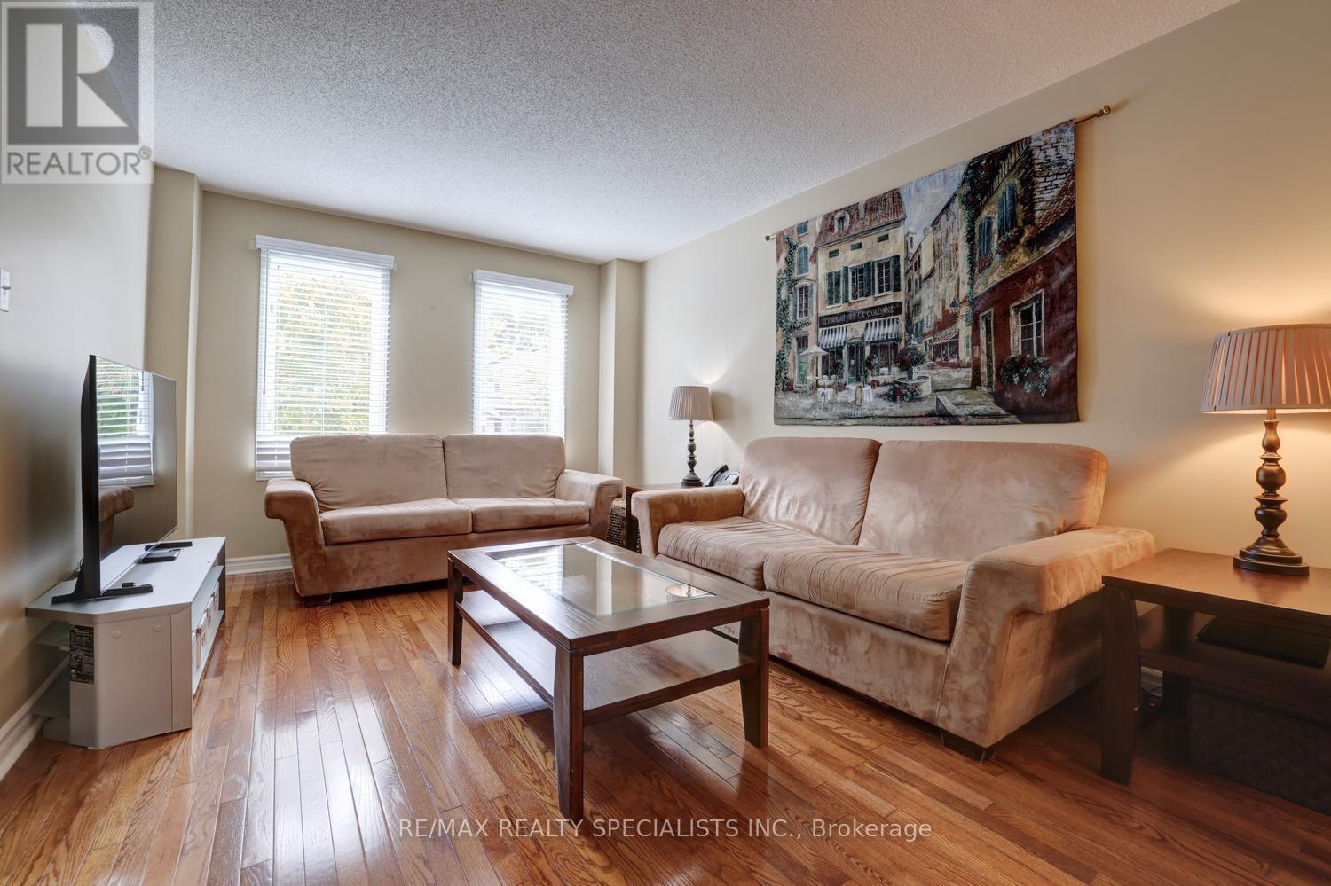 1027 Serdica Court, Mississauga, Ontario  L5H 4H9 - Photo 3 - W14081718