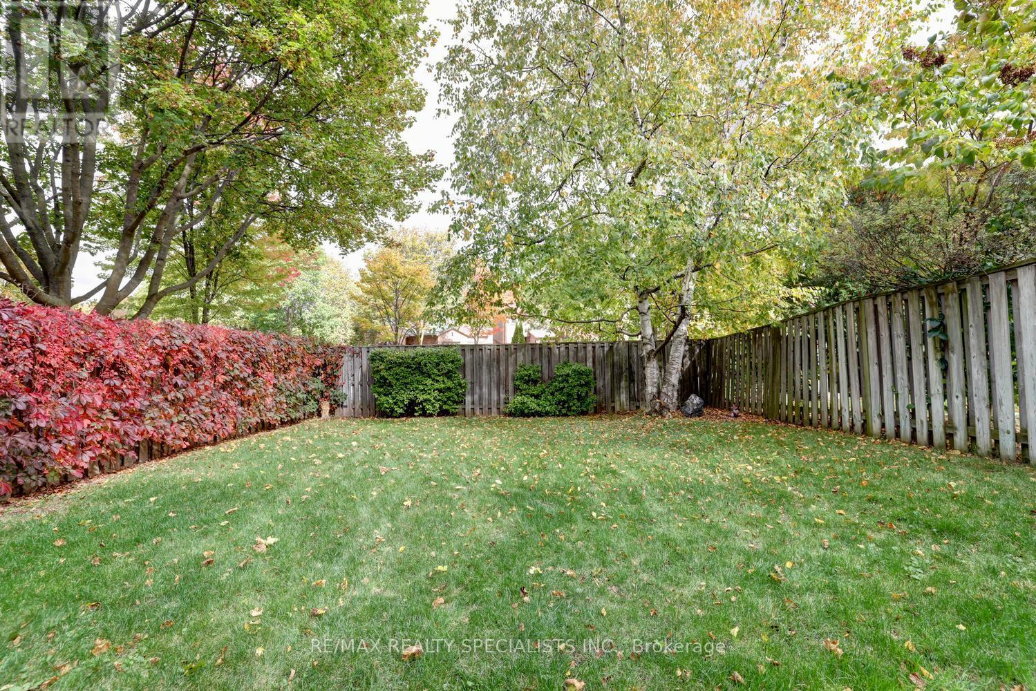1027 Serdica Court, Mississauga, Ontario  L5H 4H9 - Photo 33 - W14081718