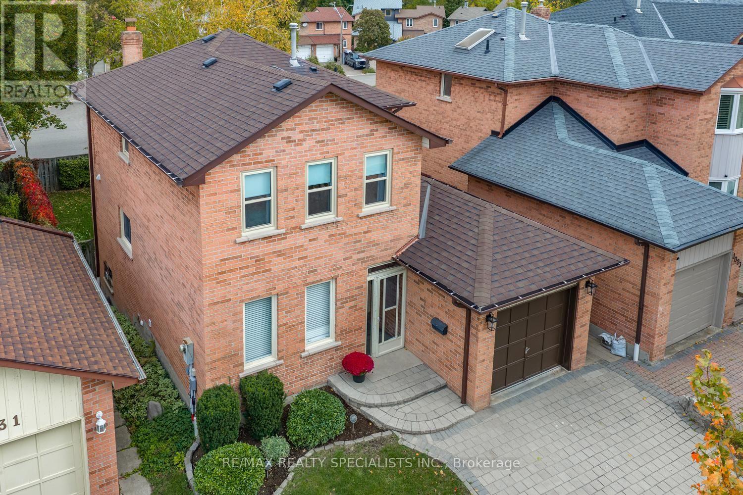 1027 Serdica Court, Mississauga, Ontario  L5H 4H9 - Photo 36 - W14081718