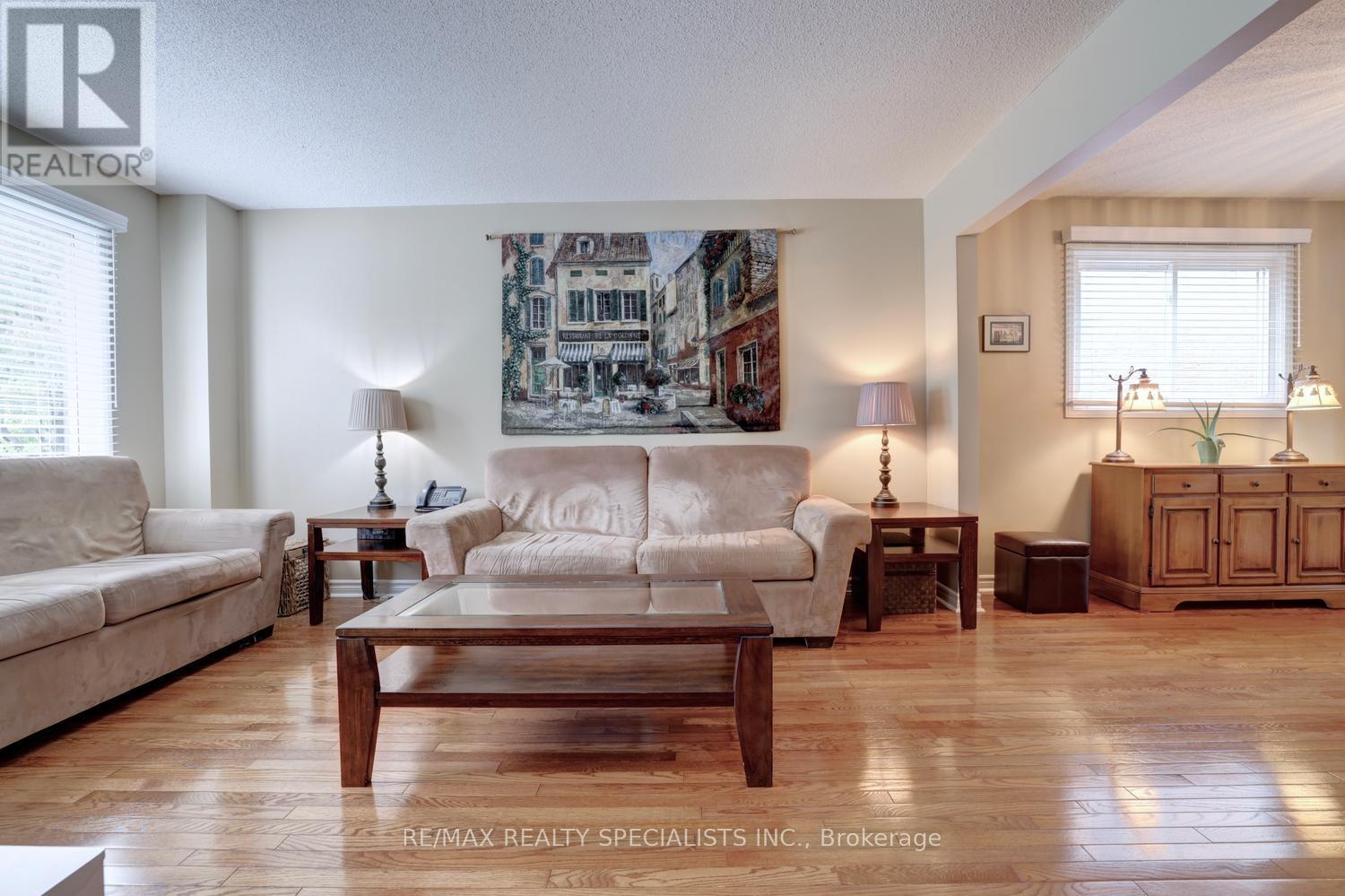 1027 Serdica Court, Mississauga, Ontario  L5H 4H9 - Photo 4 - W14081718