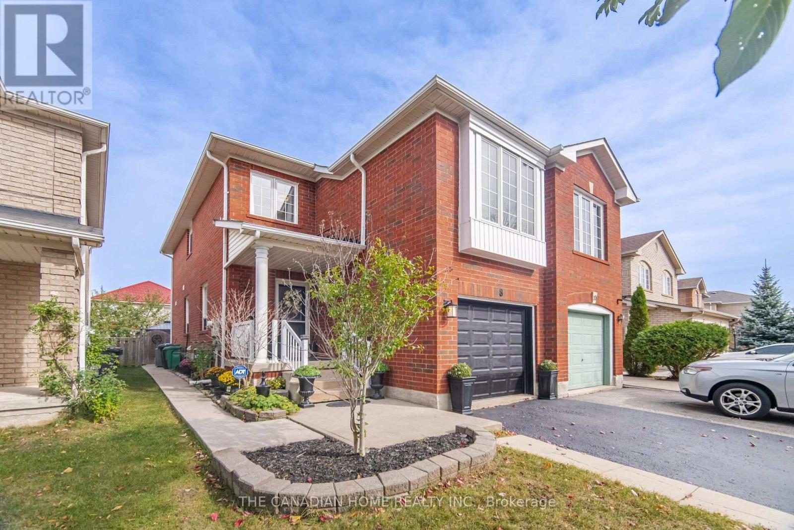 8 Vauxhall Crescent, Brampton, Ontario  L7A 3A3 - Photo 4 - W14081810