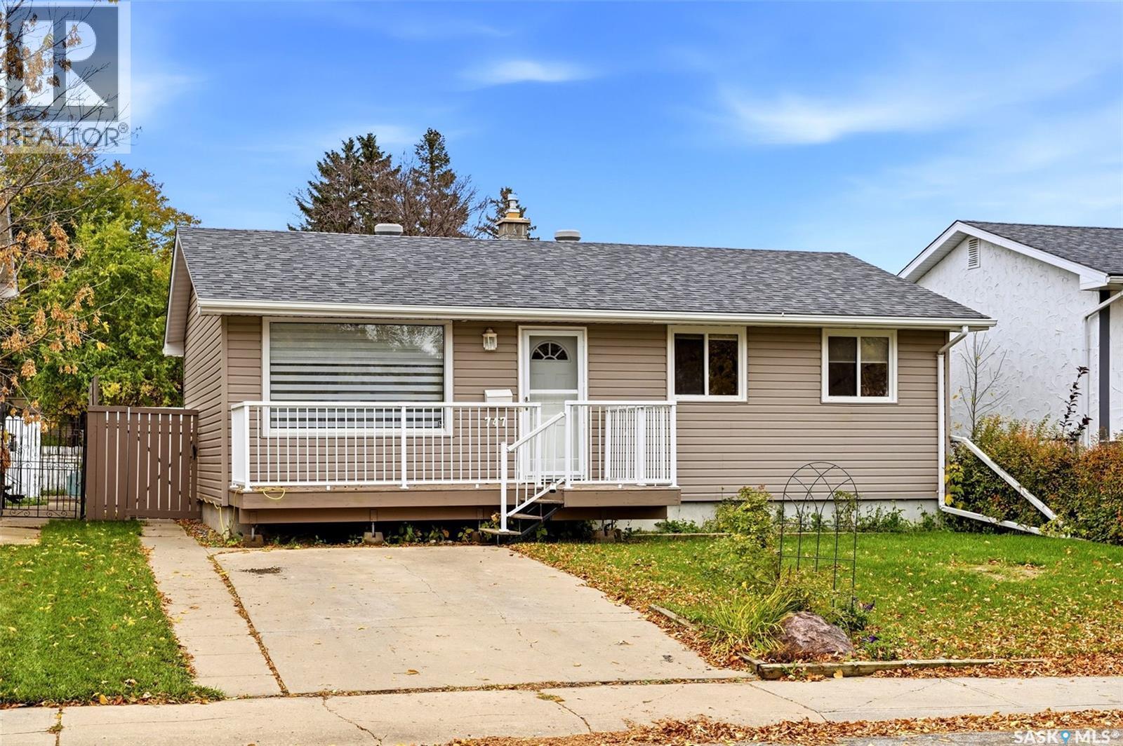 747 Sneddon STREET, regina, Saskatchewan