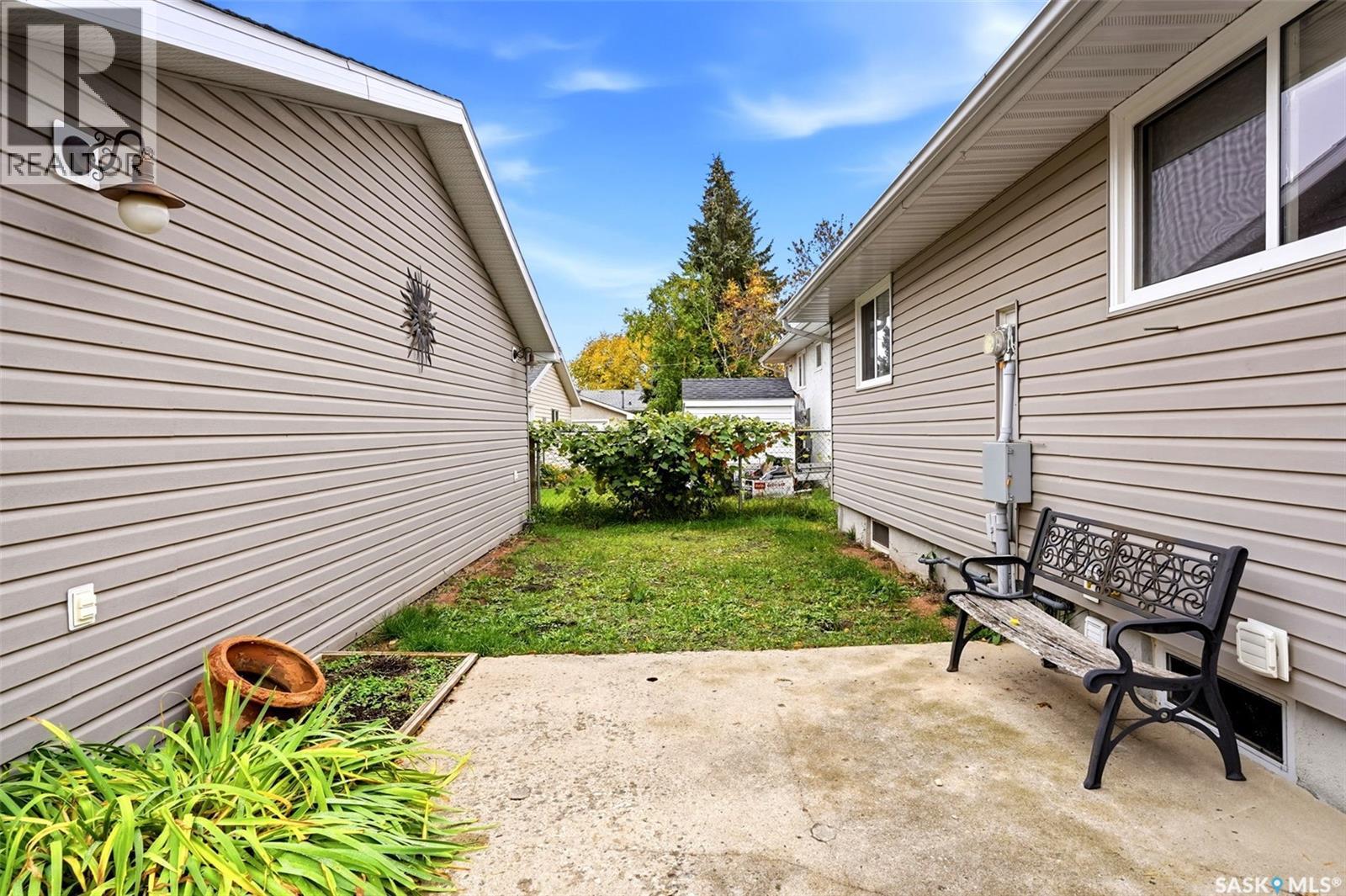 747 Sneddon Street, Regina, Saskatchewan  S4T 6H3 - Photo 37 - SK051132