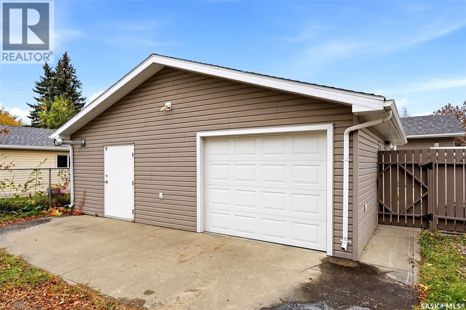 747 Sneddon Street, Regina, Saskatchewan  S4T 6H3 - Photo 42 - SK051132