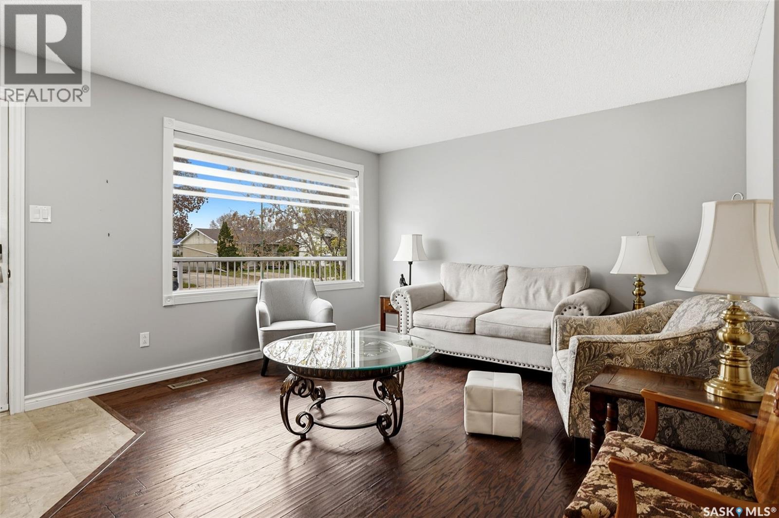 747 Sneddon Street, Regina, Saskatchewan  S4T 6H3 - Photo 5 - SK051132