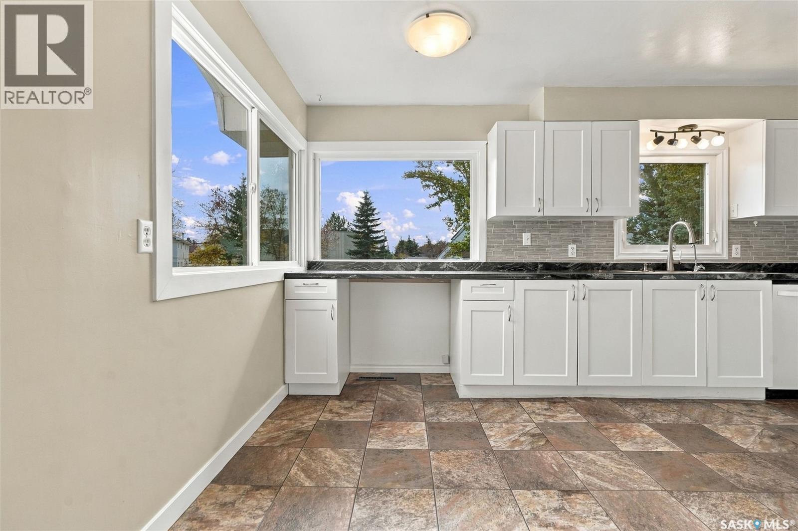 546 Elm Crescent, Caronport, Saskatchewan  S0H 0S0 - Photo 17 - SK051038