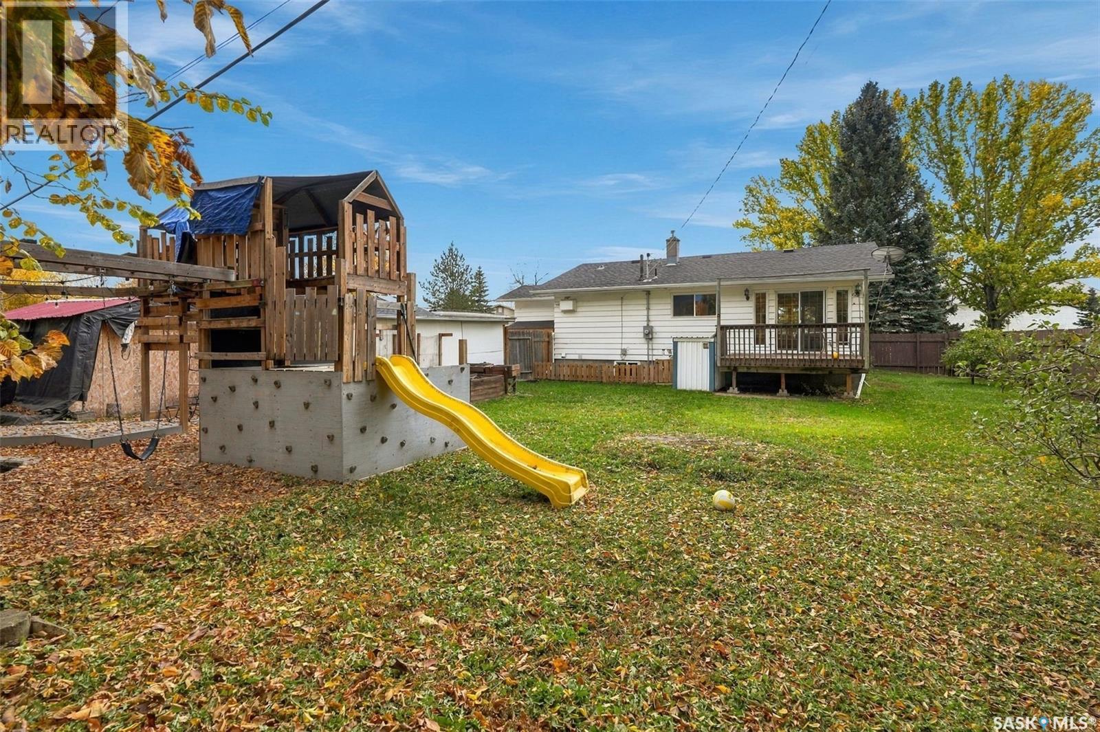 546 Elm Crescent, Caronport, Saskatchewan  S0H 0S0 - Photo 60 - SK051038