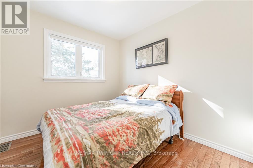 15 Greenbrook Drive, Kitchener, Ontario  N2M 4J5 - Photo 8 - X14081664