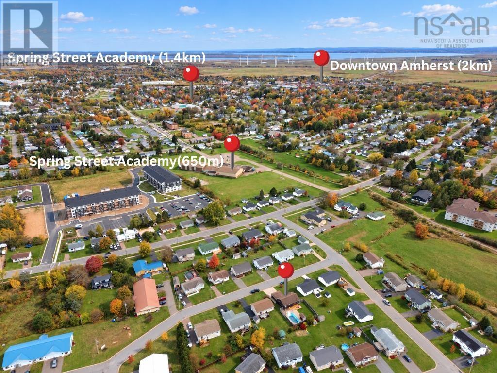 6 Paradise Avenue, Amherst, Nova Scotia  B4H 4W8 - Photo 9 - 202625869