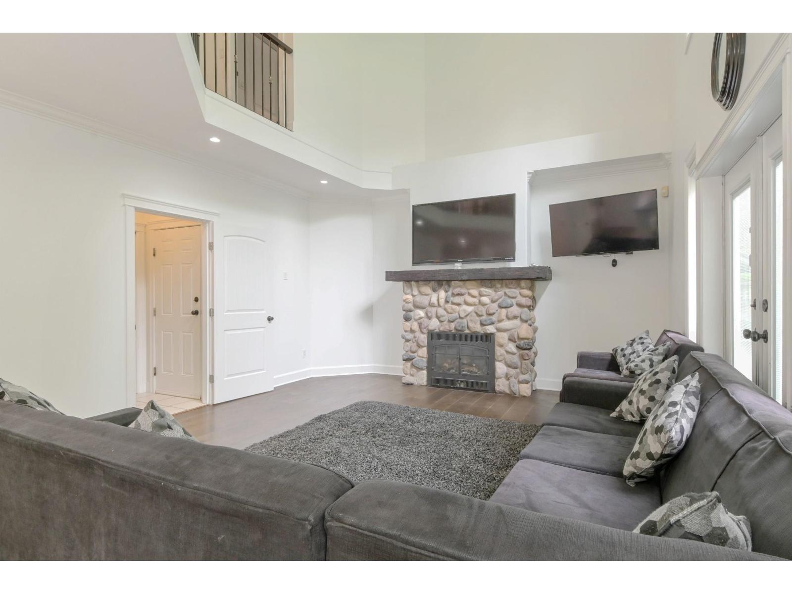 21686 93 Avenue, Langley, British Columbia  V1M 4E1 - Photo 4 - R3175443