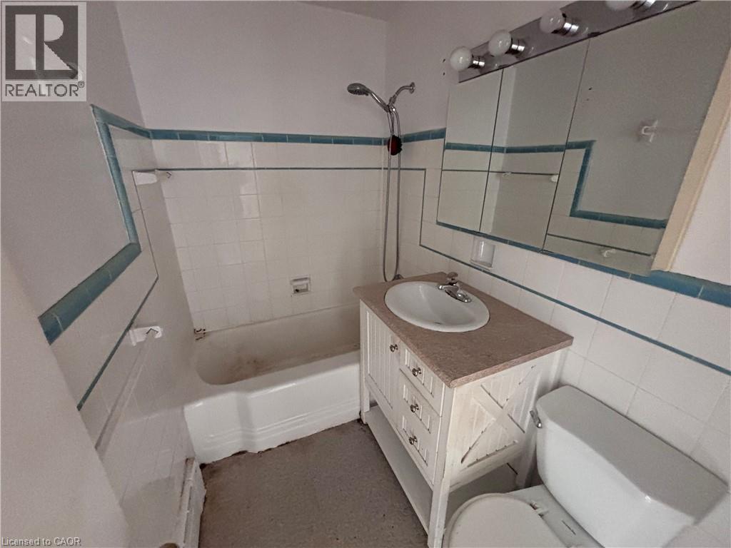 2054 Courtland Drive Unit# 404, Burlington, Ontario  L7R 1R8 - Photo 7 - 40869089