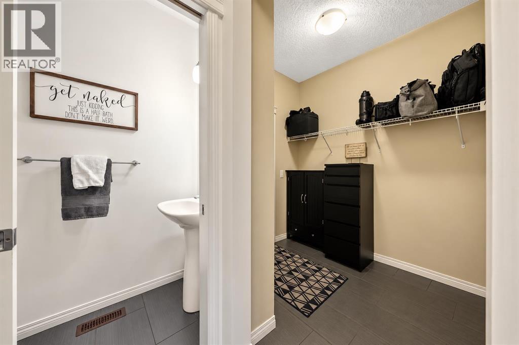 34 Mount Rae Terrace, Okotoks, Alberta  T1S 0M6 - Photo 14 - A2351009