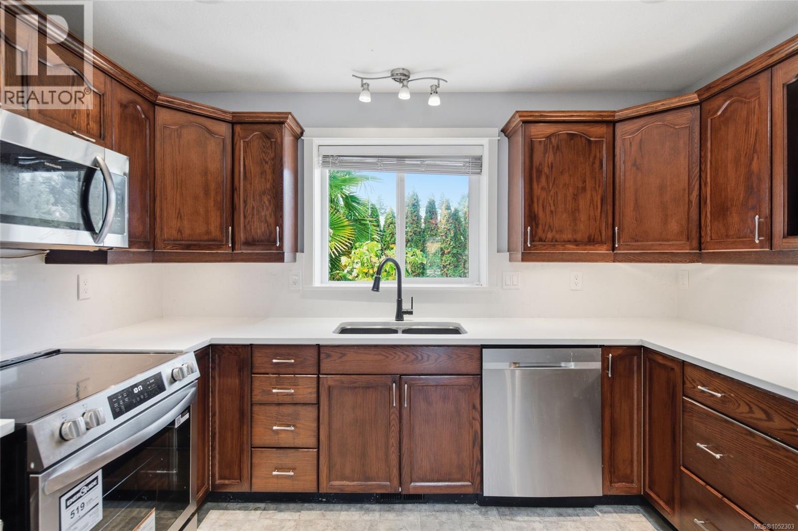 5999 Cathedral Cres