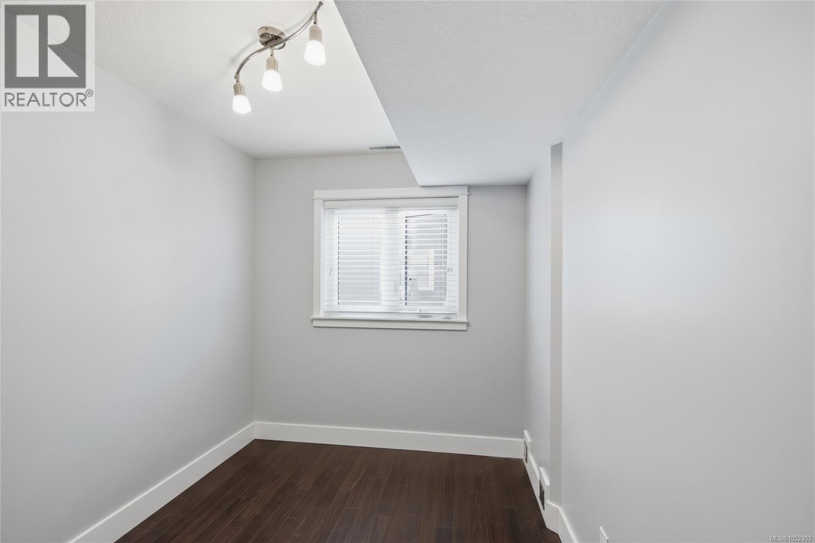 5999 Cathedral Cres