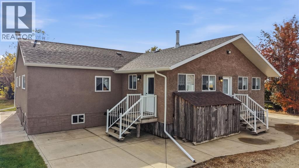 444005 Range Road 261 Range, Rural Ponoka County, Alberta  T4J 1R4 - Photo 3 - A2351781