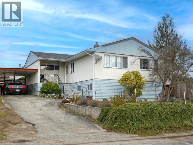 6957 Crofton Street, Powell River, British Columbia  V8A 1W8 - Photo 1 - 20260
