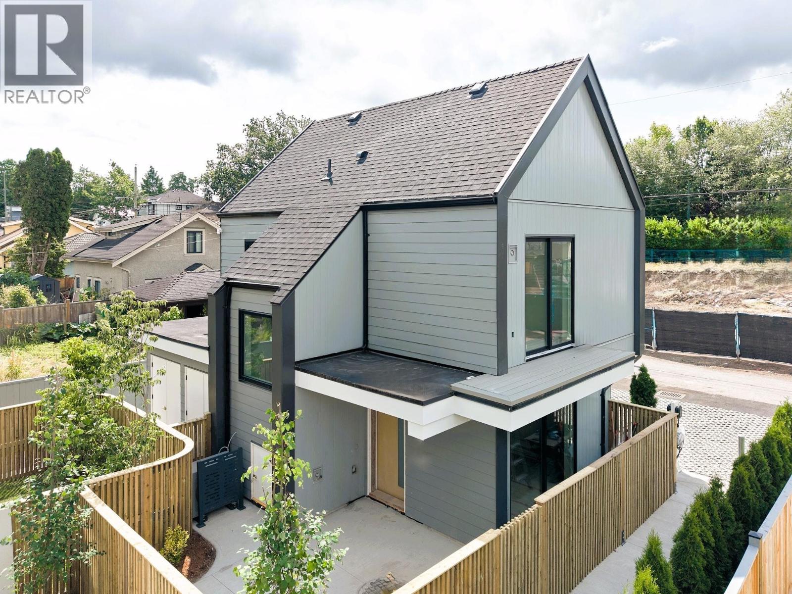 5 2240 E 40TH AVENUE, Vancouver, British Columbia