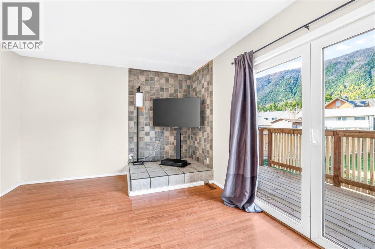 425B MOUNTAIN ASH Crescent