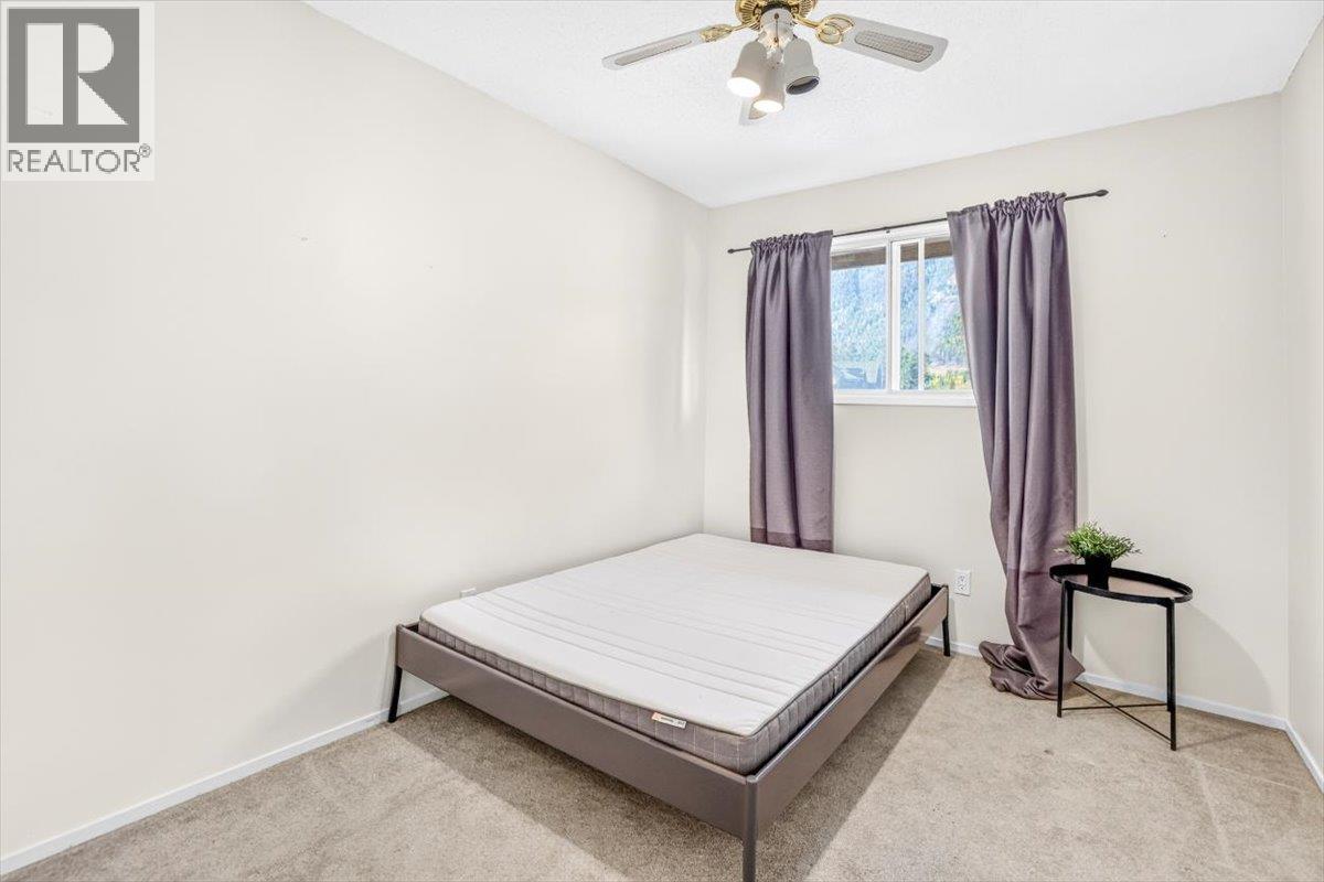 425B MOUNTAIN ASH Crescent