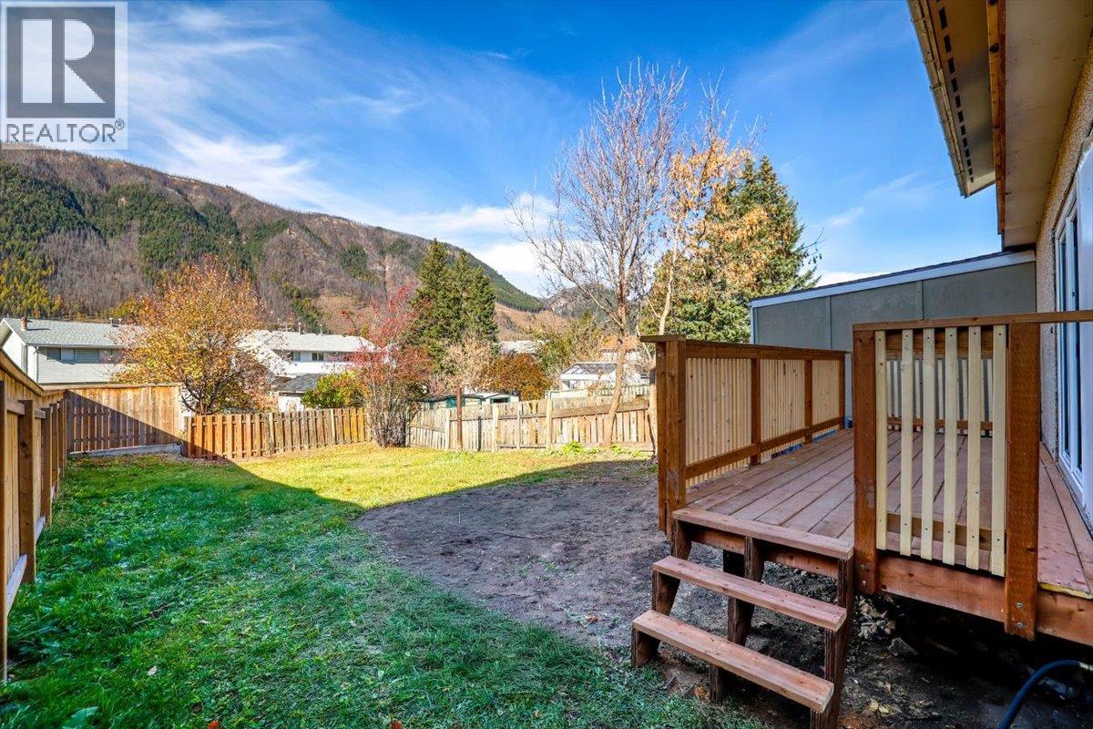425B MOUNTAIN ASH Crescent