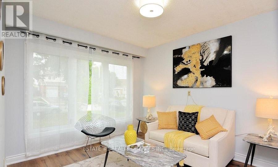 33 Camberley Crescent, Brampton, Ontario  L6V 3L3 - Photo 2 - W14081808