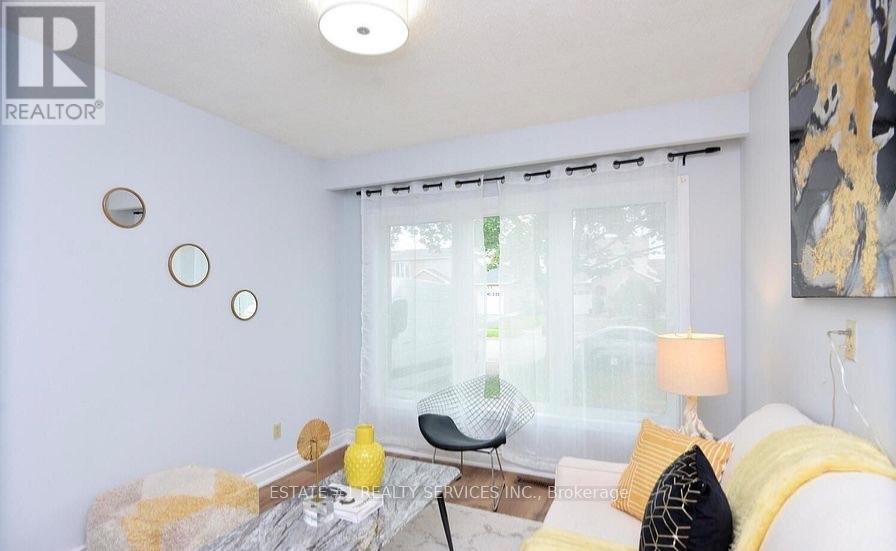33 Camberley Crescent, Brampton, Ontario  L6V 3L3 - Photo 3 - W14081808