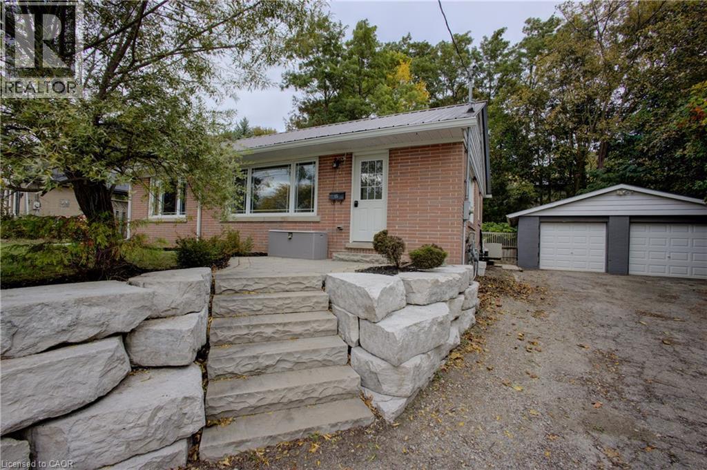15 DUMBARTON Street, Guelph, Ontario
