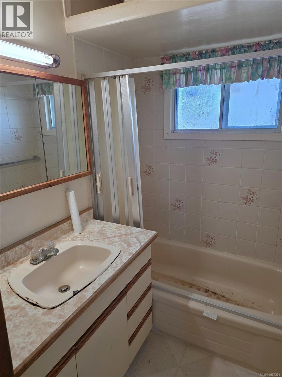 2766 Island View Rd