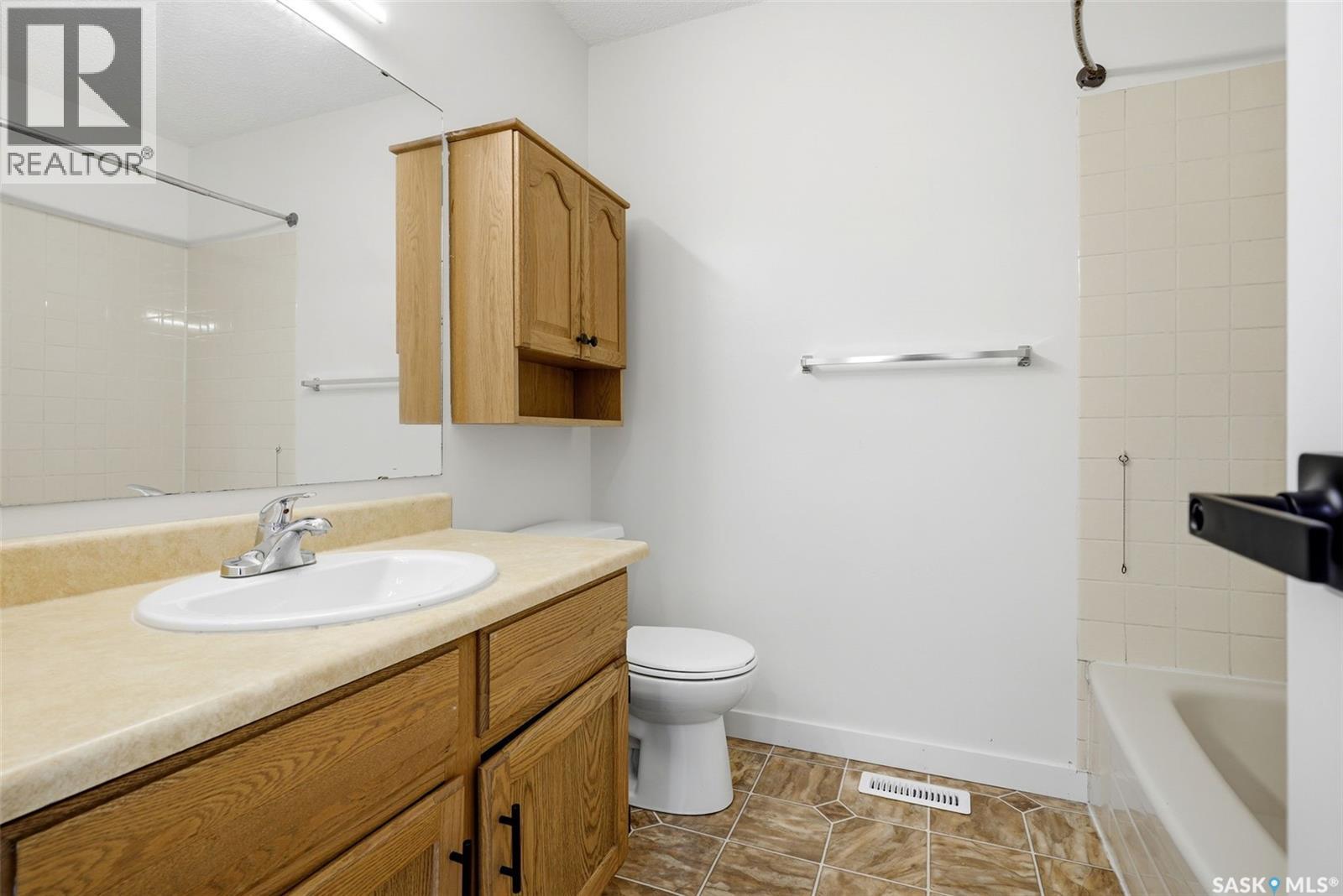 1014 Mawson Bay, Regina, Saskatchewan  S4X 2P6 - Photo 16 - SK051188