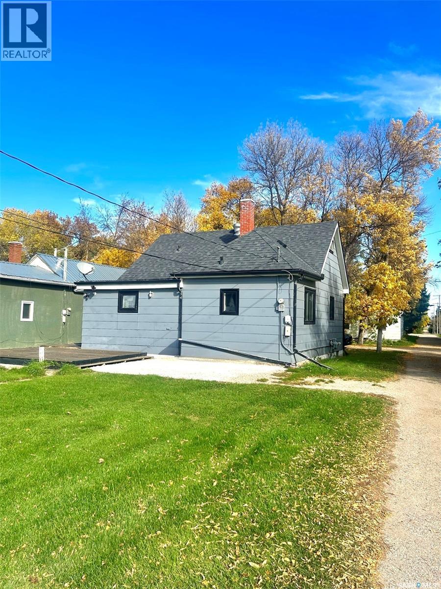 102 Mckendre Street, Dysart, Saskatchewan  S0G 1H0 - Photo 3 - SK051184