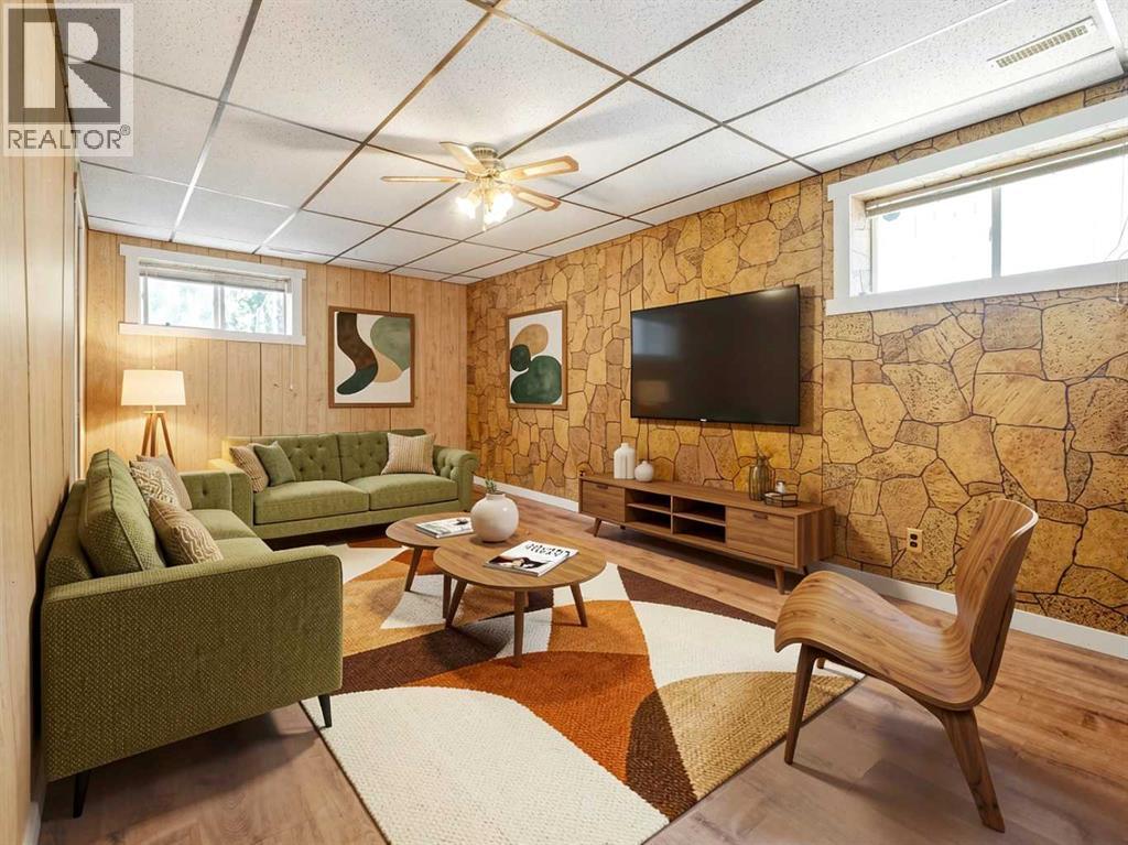 204 Mt Rundle Road W